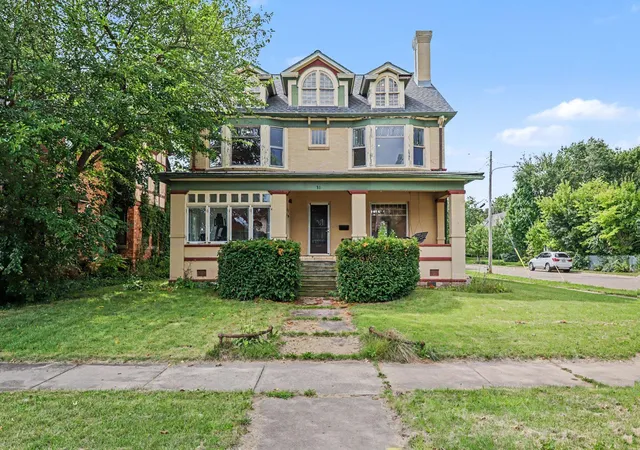 Photo 2 of Single family home for sale at 31 Orchard Pl, Battle Creek, MI 49017 | MLS# 66026046544 | Listing updated on 2026-09-02