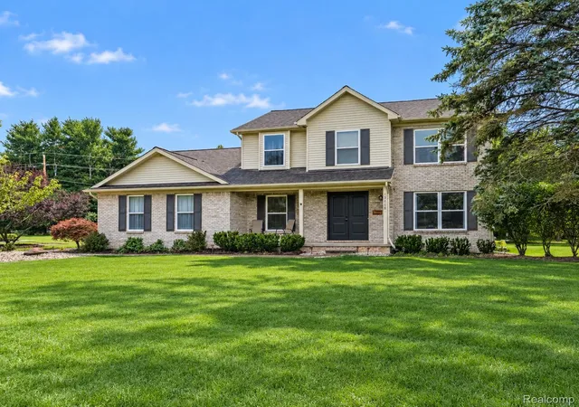 Photo 1 of Single family home for sale at 13608 Windmoor Dr, South Lyon, MI 48178 | MLS# 20261070506 | Listing updated on 2026-10-11