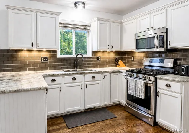 Photo 3 of Single family home for sale at 13608 Windmoor Dr, South Lyon, MI 48178 | MLS# 20261070506 | Listing updated on 2026-10-11