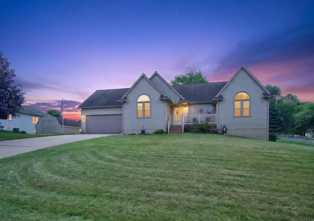 Photo 1 of Single family home for sale at 2101 Appleway Dr, Jackson, MI 49203 | MLS# 55026046549 | Listing updated on 2026-09-09