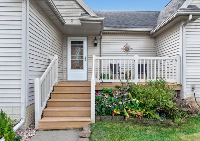 Photo 3 of Single family home for sale at 2101 Appleway Dr, Jackson, MI 49203 | MLS# 55026046549 | Listing updated on 2026-09-09