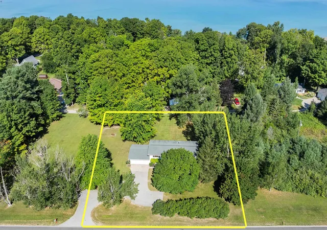 Photo 3 of Single family home for sale at 8877 US 31 N, Williamsburg, MI 49690 | MLS# 78080073121 | Listing updated on 2026-09-05