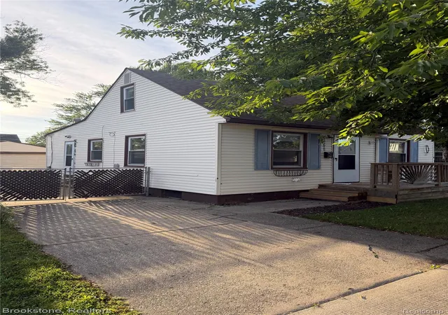 Photo 1 of Single family home for sale at 25620 Hudson St, Roseville, MI 48066 | MLS# 20261070507 | Listing updated on 2026-09-16