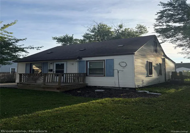 Photo 3 of Single family home for sale at 25620 Hudson St, Roseville, MI 48066 | MLS# 20261070507 | Listing updated on 2026-09-16