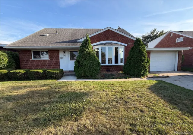 Photo 2 of Single family home for sale at 14111 Huntington St, Riverview, MI 48193 | MLS# 20261070508 | Listing updated on 2026-09-16