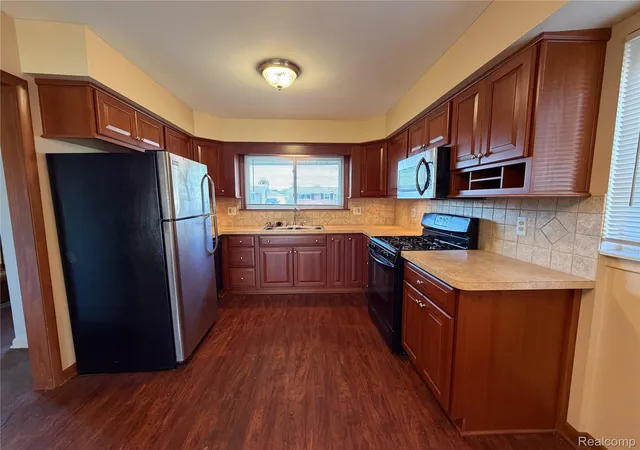 Photo 3 of Single family home for sale at 14111 Huntington St, Riverview, MI 48193 | MLS# 20261070508 | Listing updated on 2026-09-16