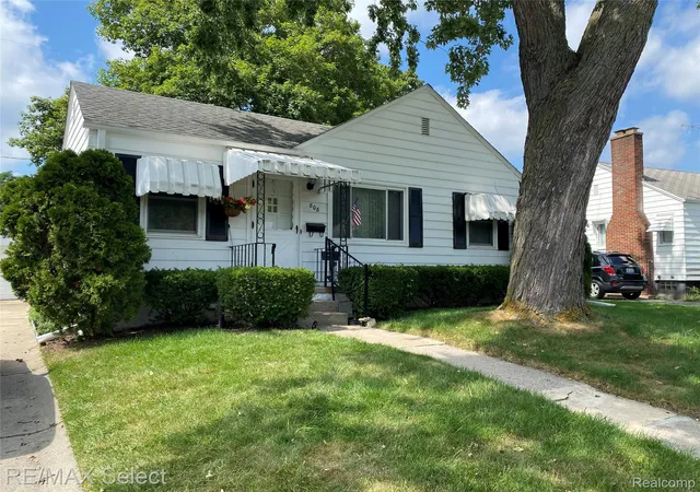 Photo 1 of Single family home for sale at 808 Mann Ave, Flint, MI 48503 | MLS# 20261070514 | Listing updated on 2026-09-03
