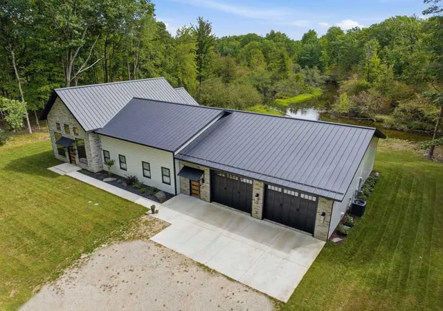 Photo 1 of Single family home for sale at 6468 Dunhill Dr, Stanwood, MI 49346 | MLS# 77080073128 | Listing updated on 2026-09-09