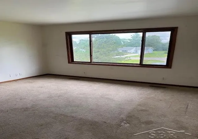Photo 1 of Sale Pending at 5028 Silverberry Rd, Mount Pleasant, MI 48858 | MLS# 61050220551 | Listing updated on 2026-09-08
