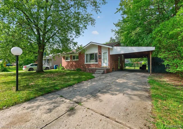 Photo 1 of Single family home for sale at 31600 Grandview Ave, Westland, MI 48186 | MLS# 20261070528 | Listing updated on 2026-09-18