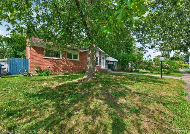 Photo 3 of Single family home for sale at 31600 Grandview Ave, Westland, MI 48186 | MLS# 20261070528 | Listing updated on 2026-09-18