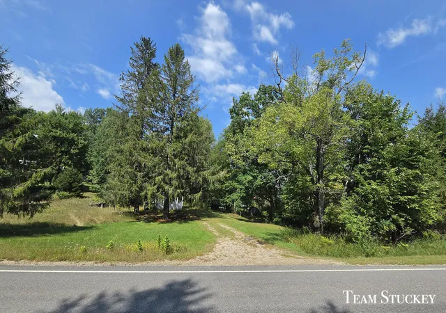 Single family home for sale at 18542 9 Mile Rd, Reed City, MI 49677 | MLS# 65026046568