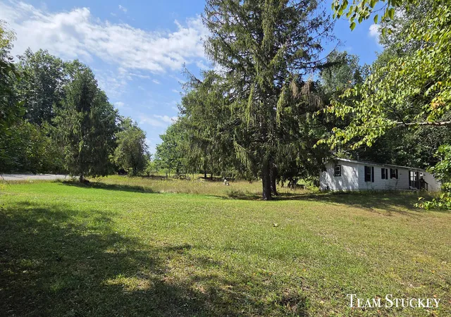 Photo 2 of Single family home for sale at 18542 9 Mile Rd, Reed City, MI 49677 | MLS# 65026046568 | Listing updated on 2026-09-02
