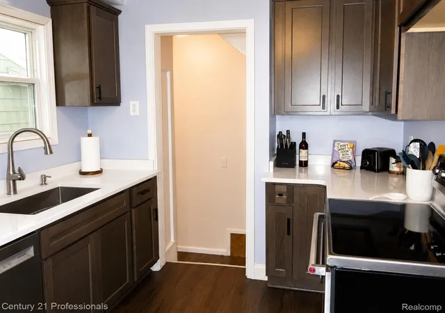 Photo 4 of Single family home for sale at 7150 Ziegler St, Taylor, MI 48180 | MLS# 20261070530 | Listing updated on 2026-09-06