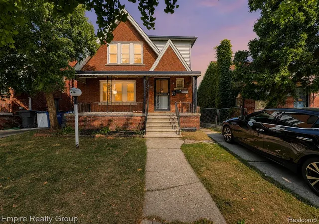 Photo 1 of Sale Pending at 8544 Cloverlawn St, Detroit, MI 48204 | MLS# 20261070534 | Listing updated on 2026-09-11