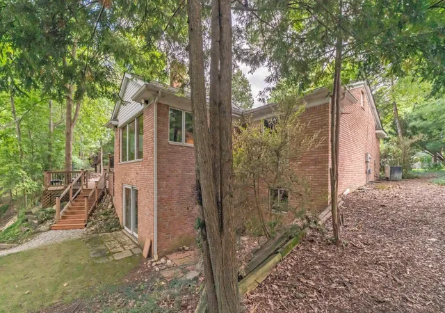 Photo 3 of Single family home for sale at 34150 Hunters Row, Farmington, MI 48331 | MLS# 81026046570 | Listing updated on 2026-09-02