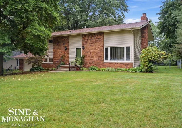 Photo 1 of Single family home for sale at 1545 Clinton Ave, Saint Clair, MI 48079 | MLS# 58050220553 | Listing updated on 2026-09-16