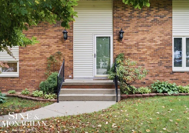 Photo 2 of Single family home for sale at 1545 Clinton Ave, Saint Clair, MI 48079 | MLS# 58050220553 | Listing updated on 2026-09-16
