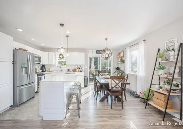 Photo 4 of Single family home for sale at 810 School Bell Ct, Belding, MI 48809 | MLS# 65026046577 | Listing updated on 2026-09-09