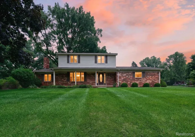 Photo 1 of Sale Pending at 4910 Curtis Ln, Clarkston, MI 48346 | MLS# 20261070552 | Listing updated on 2026-09-07