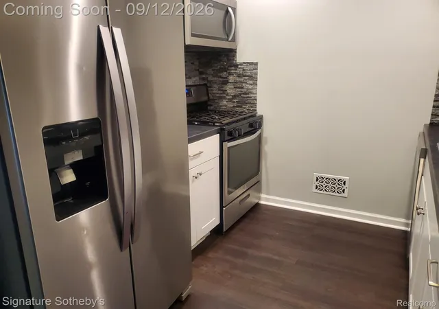Photo 2 of Single family home for sale at 605 Amelia Ave S, Royal Oak, MI 48073 | MLS# 20261070553 | Listing updated on 2026-09-12