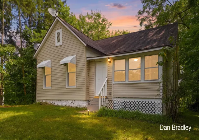 Photo 1 of Single family home for sale at 908 S Lafayette St, Greenville, MI 48838 | MLS# 65026046586 | Listing updated on 2026-09-02