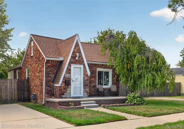 Photo 2 of Single family home for sale at 26227 Clancy St, Roseville, MI 48066 | MLS# 20261070557 | Listing updated on 2026-09-04