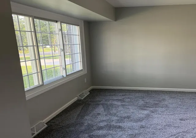 Photo 4 of Single family home for sale at 722 Knollwood Dr, Battle Creek, MI 49015 | MLS# 64026046589 | Listing updated on 2026-09-10