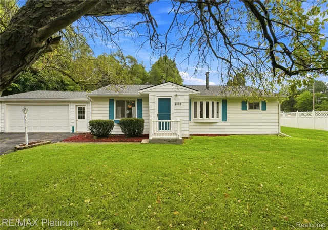 Photo 1 of Sale Pending at 1609 W Dewey Rd, Owosso, MI 48867 | MLS# 20261070559 | Listing updated on 2026-09-15