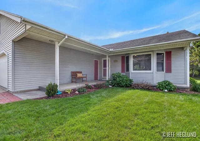Photo 3 of Single family home for sale at 2416 Dewberry Dr Ne, Grand Rapids, MI 49505 | MLS# 65026046591 | Listing updated on 2026-09-15