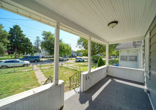 Photo 3 of Single family home for sale at 610 N State St, Jackson, MI 49202 | MLS# 55026046595 | Listing updated on 2026-09-08