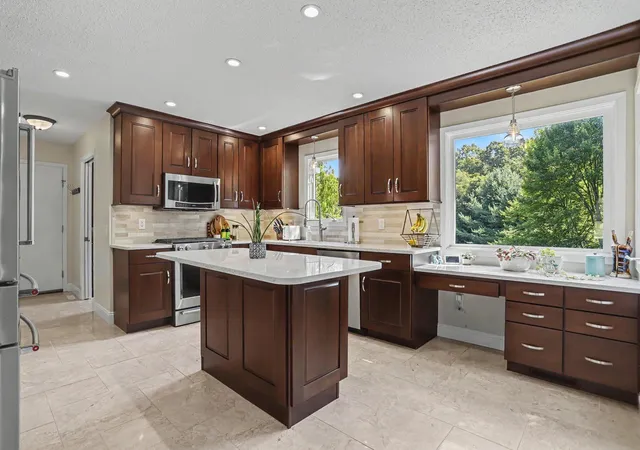 Photo 4 of Single family home for sale at 1244 Merry Brk Dr, Kalamazoo, MI 49048 | MLS# 71026046596 | Listing updated on 2026-09-15