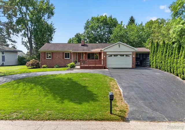 Photo 2 of Single family home for sale at 5517 Starwood Dr, Commerce Township, MI 48382 | MLS# 20261070565 | Listing updated on 2026-09-15