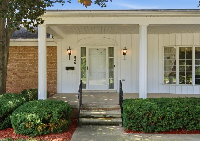 Photo 2 of Single family home for sale at 645 Wellington Crescent, Mount Clemens, MI 48043 | MLS# 58050220561 | Listing updated on 2026-09-14