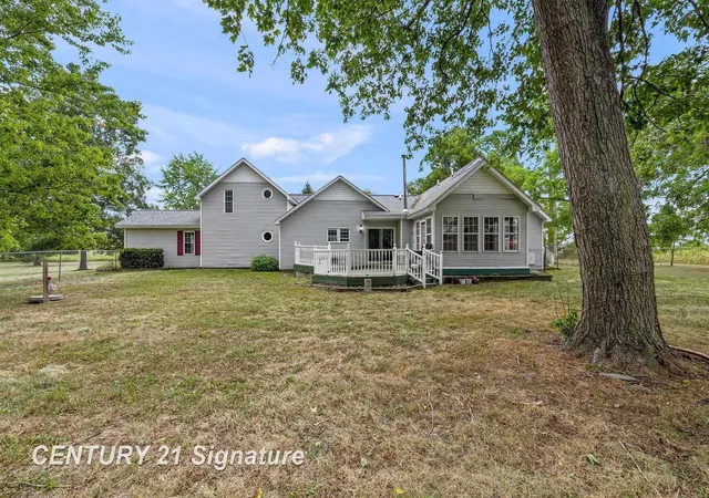 Photo 3 of Single family home for sale at 3175 S Meridian Rd, Merrill, MI 48637 | MLS# 61050220564 | Listing updated on 2026-09-03