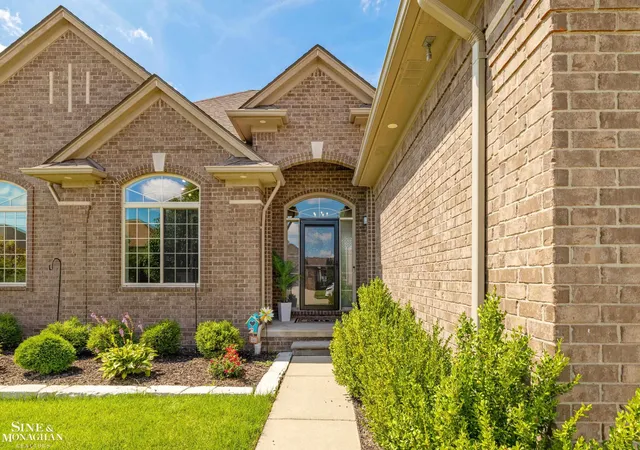 Photo 2 of Single family home for sale at 51763 Battanwood Dr, Macomb, MI 48042 | MLS# 58050220568 | Listing updated on 2026-09-03
