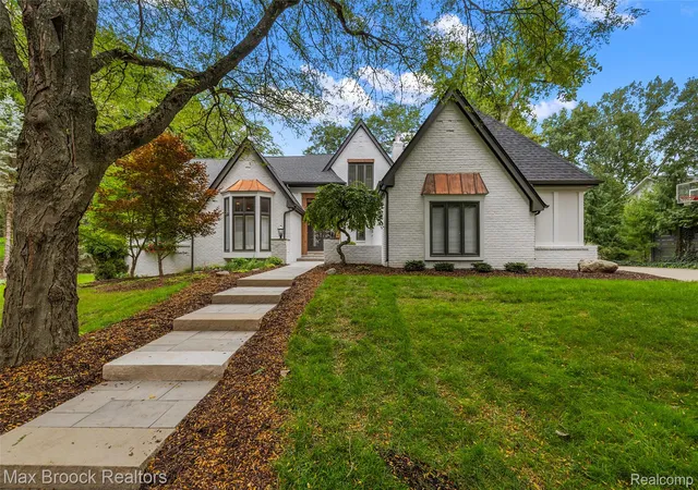 Photo 1 of Sale Pending at 4335 Echo Rd, Bloomfield Hills, MI 48302 | MLS# 20261070574 | Listing updated on 2026-10-13