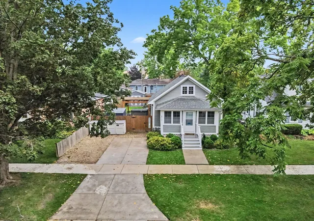 Photo 1 of Single family home for sale at 510 Humphrey St, South Haven, MI 49090 | MLS# 69026046601 | Listing updated on 2026-09-11
