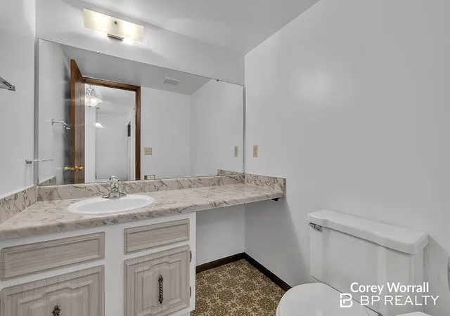 Photo 3 of Condo for sale at 6380 Wainscot Dr SE #106, Grand Rapids, MI 49546 | MLS# 65026046599 | Listing updated on 2026-09-14