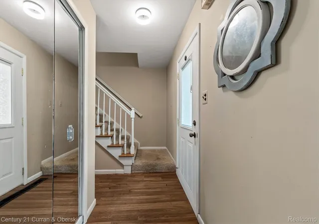 Photo 4 of Single family home for sale at 25137 Castlereigh Dr, Farmington Hills, MI 48336 | MLS# 20261070576 | Listing updated on 2026-09-18