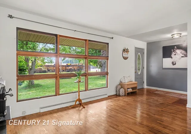 Photo 3 of Single family home for sale at 886 W Walnut St, Saint Charles, MI 48655 | MLS# 61050220569 | Listing updated on 2026-09-09
