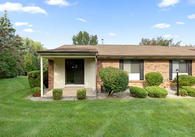 Photo 3 of Condo for sale at 52 Old Ml Dr #11, Holland, MI 49423 | MLS# 65026046604 | Listing updated on 2026-09-04