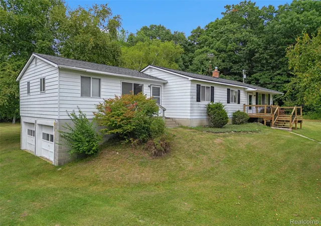 Photo 3 of Single family home for sale at 3250 Groveland Rd, Ortonville, MI 48462 | MLS# 20261070585 | Listing updated on 2026-09-28