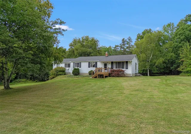 Photo 4 of Single family home for sale at 3250 Groveland Rd, Ortonville, MI 48462 | MLS# 20261070585 | Listing updated on 2026-09-28