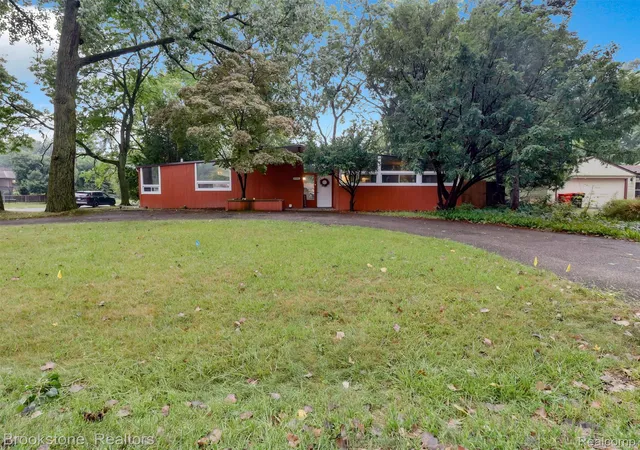 Photo 1 of Single family home for sale at 19741 Mahon St, Southfield, MI 48075 | MLS# 20261070587 | Listing updated on 2026-09-07