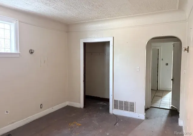 Listing Photo 4 - Condo for sale in building located at 5066 Coplin St, Detroit, MI 48213