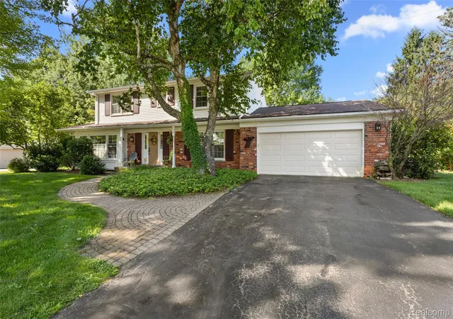 Photo 2 of Single family home for sale at 2632 Kopson Ct, Bloomfield Hills, MI 48304 | MLS# 20261070597 | Listing updated on 2026-09-03