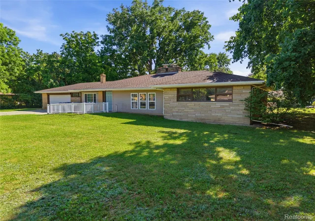 Photo 3 of Single family home for sale at 1690 N Center Rd, Saginaw, MI 48638 | MLS# 20261070603 | Listing updated on 2026-09-16