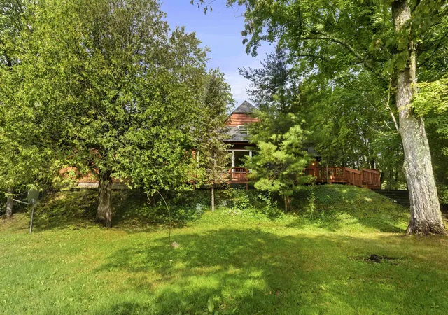 Photo 3 of Single family home for sale at 9095 Bear Crk Dr, Kaleva, MI 49645 | MLS# 78080073141 | Listing updated on 2026-09-05