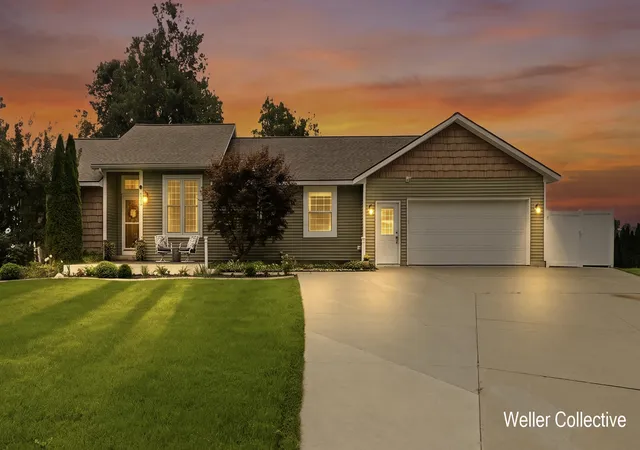 Photo 1 of Sale Pending at 1924 Cedarbrook Dr, Jenison, MI 49428 | MLS# 65026046618 | Listing updated on 2026-09-05